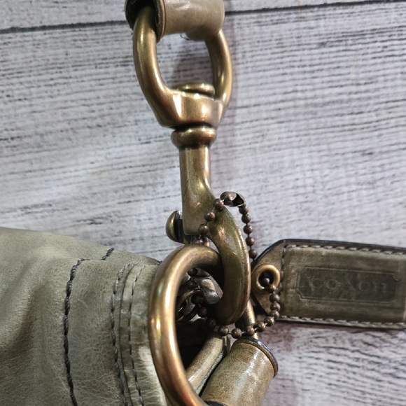 Rare Coach Sage Leather Shoulder Bag - Picture 3 of 13